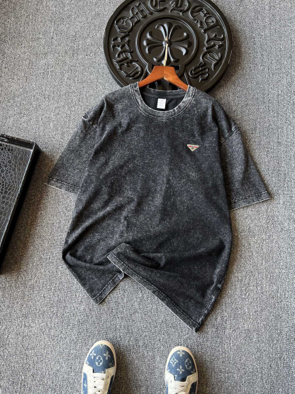 プラダ「Prada」2025SS メンズ リワークドウォッシュド クルーネックTシャツ