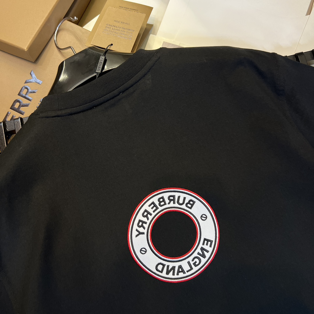 バーバリー「Burberry」サークルロゴ エンブロイダリー Tシャツ