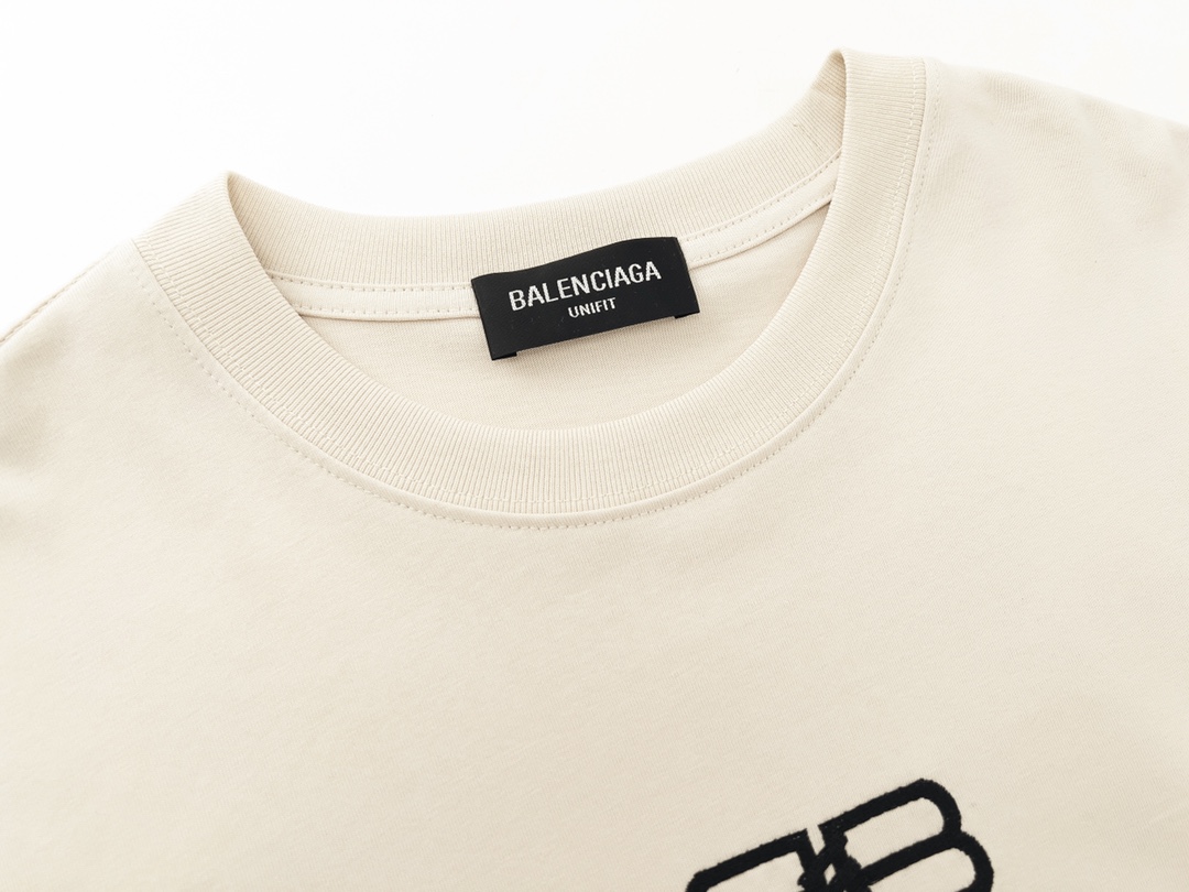 バレンシアガ「Balenciaga」 BB刺繍半袖Tシャツ