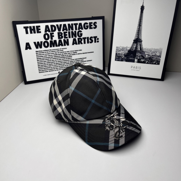 バーバリー「Burberry」クラシック エンブロイダード ホース ベースボールキャップ