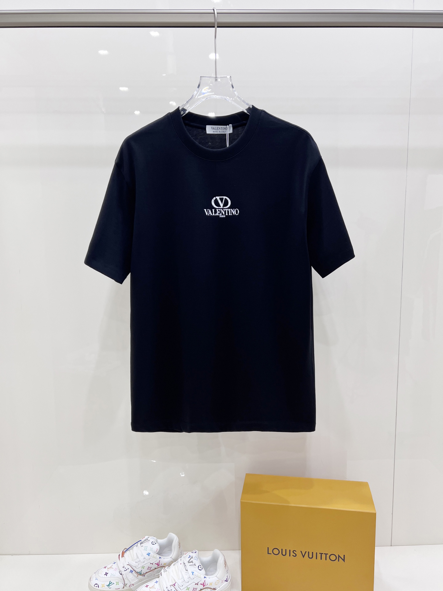 ヴァレンティノ「Valentino」最新半袖クルーネックTシャツ