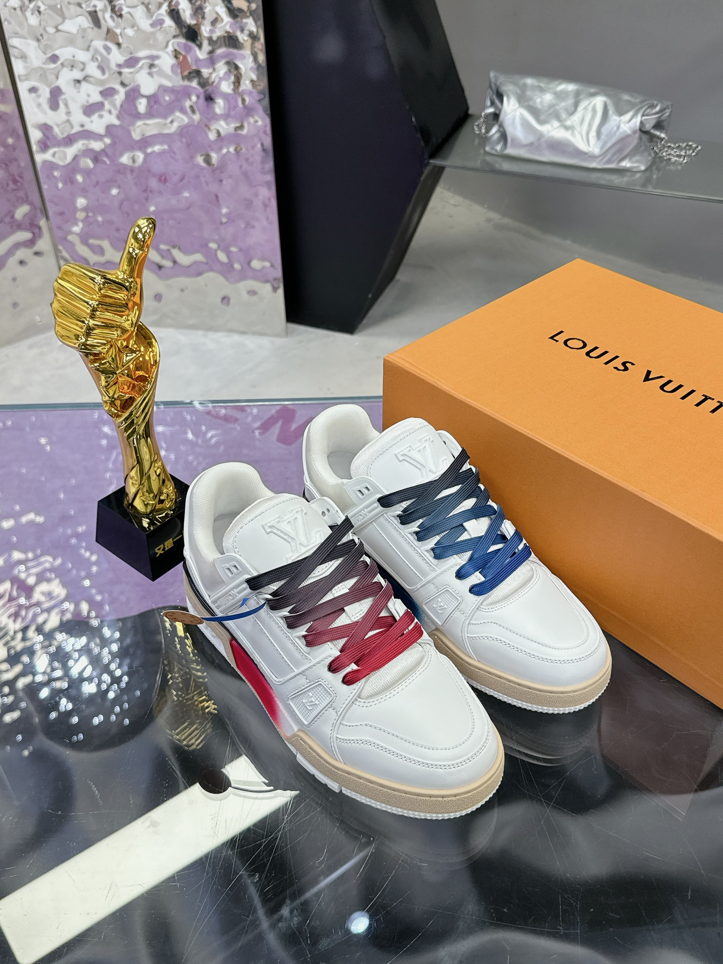 「コラボモデル」Louis Vuitton x Trainer スニーカー