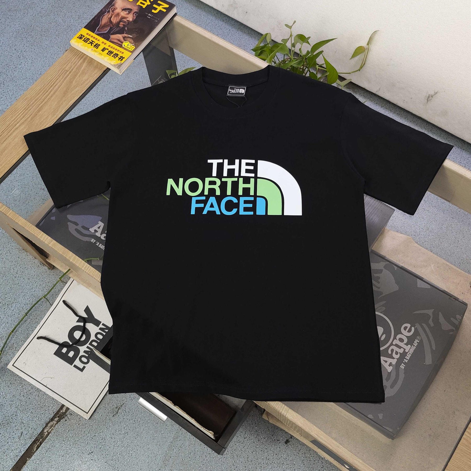 ザ・ノースフェイス The North Face トリコロールロゴ カップルTシャツ-ISETAN PRESTIGE CURATED