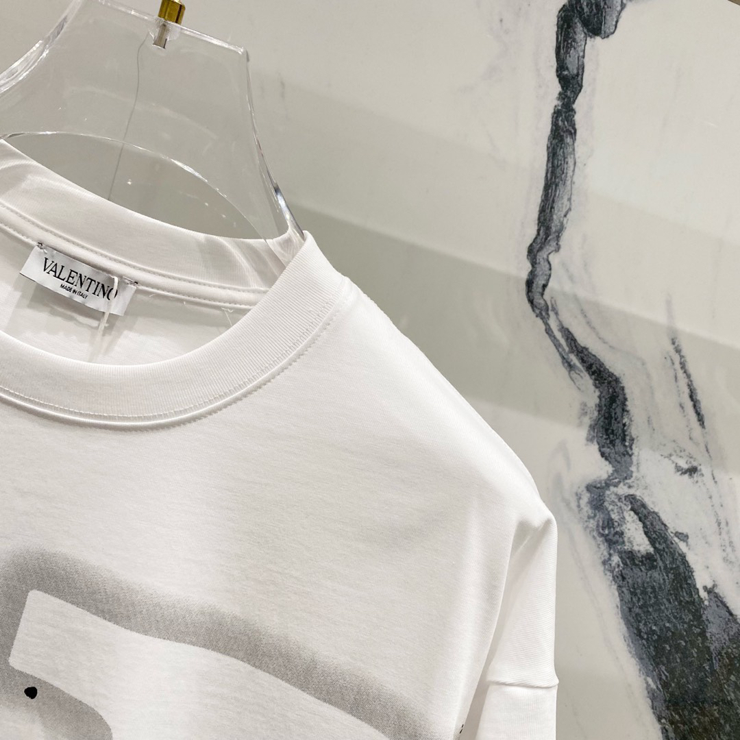 ヴァレンティノ「Valentino」クルーネック 半袖Tシャツ