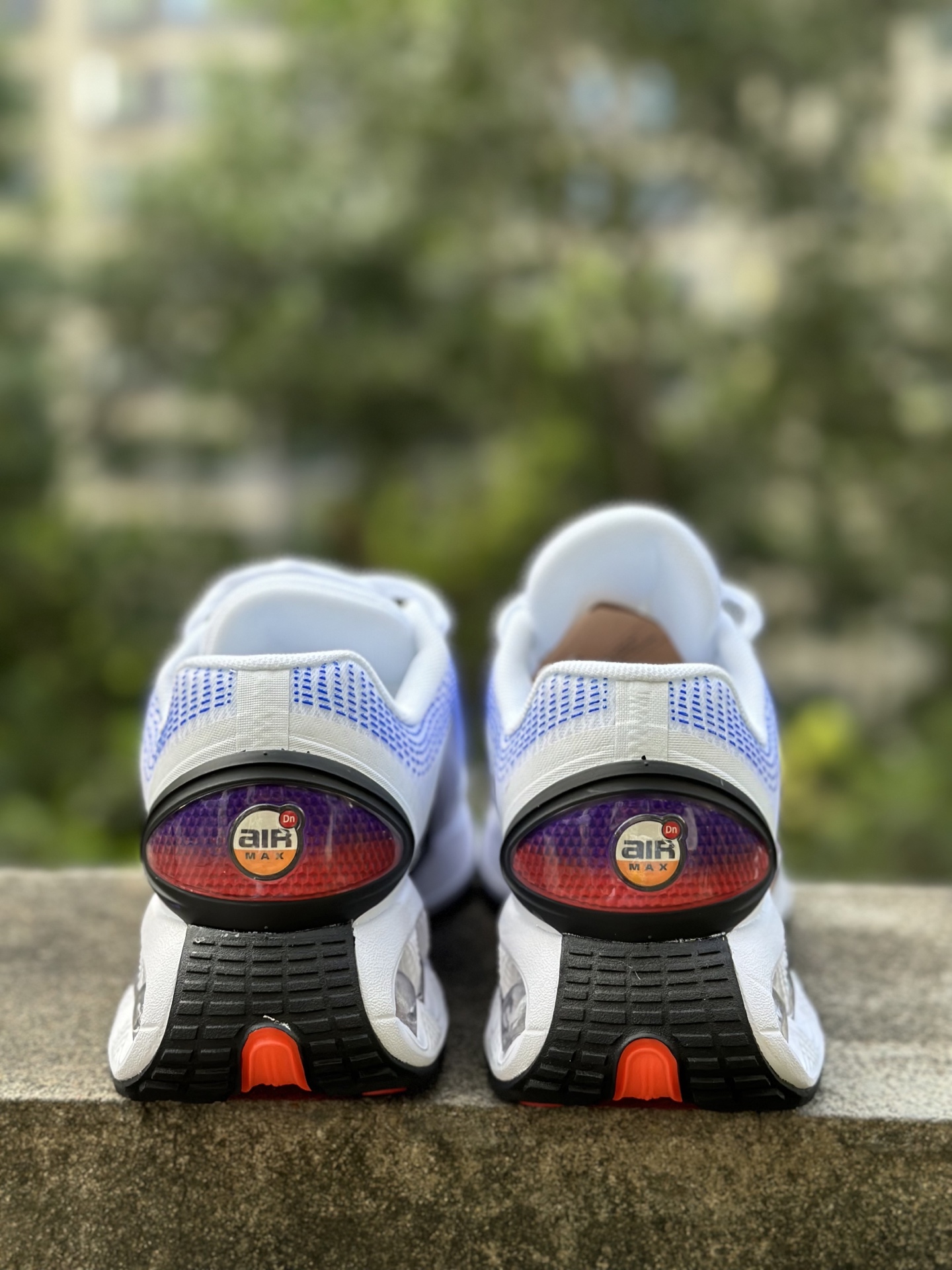 ナイキ［Nike］Air Max Dn8 スポーツ クッション ローカット ランニングシューズ メンズ＆ウィメンズ