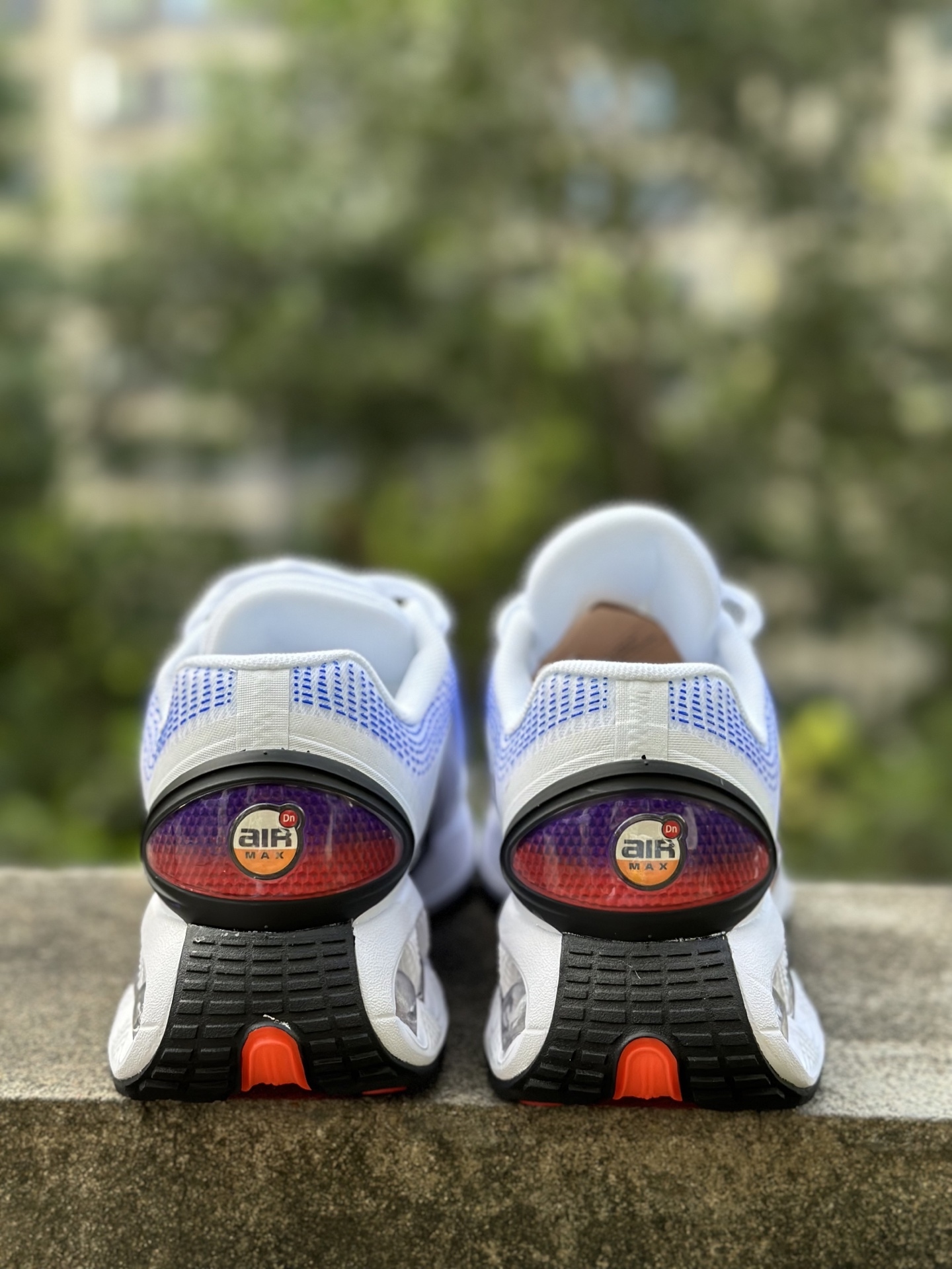 ナイキ［Nike］Air Max Dn8 スポーツ クッション ローカット ランニングシューズ メンズ＆ウィメンズ