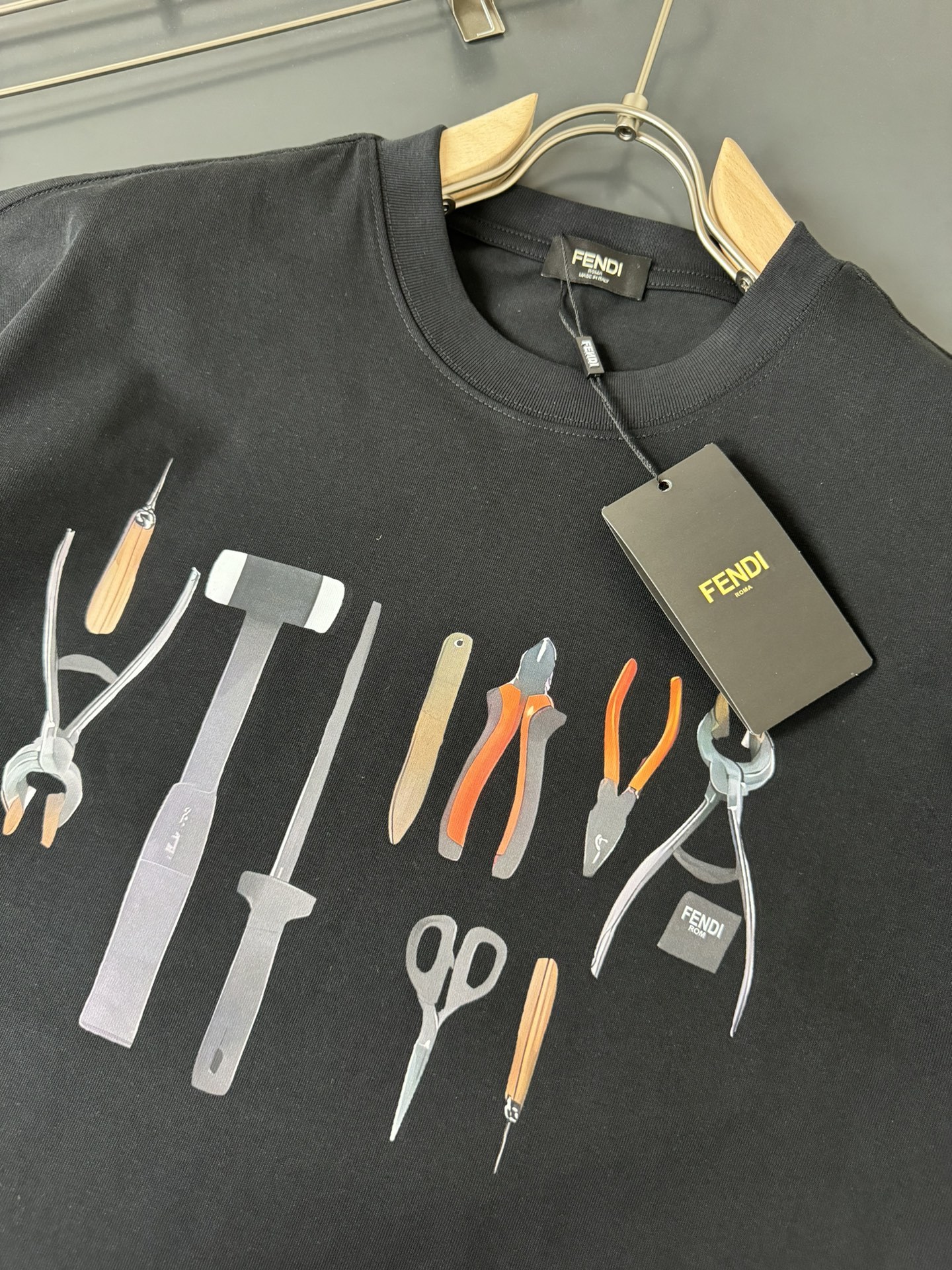 フェンディ「Fendi」2025SS 春夏新作 ラウンドネック ファッションTシャツ