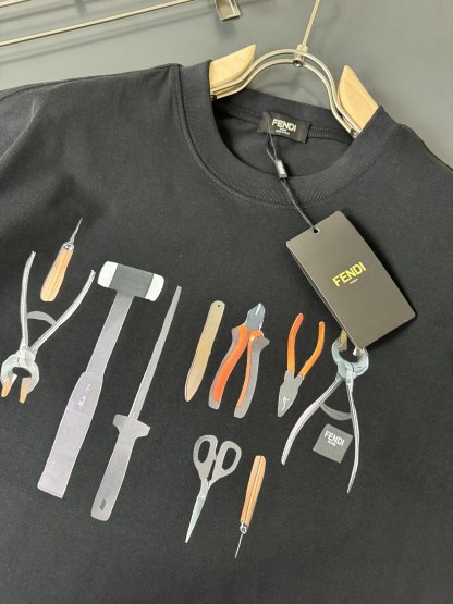 フェンディ「Fendi」2025SS 春夏新作 ラウンドネック ファッションTシャツ