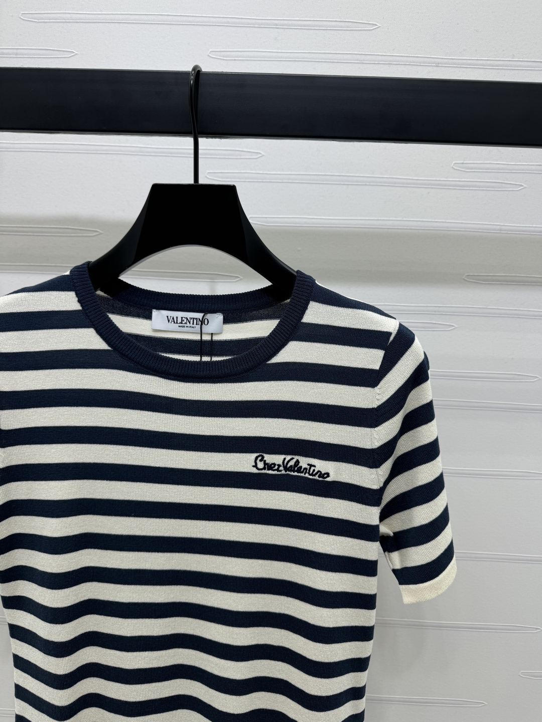 ヴァレンティノ「Valentino」2025 サマーコレクション ストライプ ラウンドネック ニットTシャツ