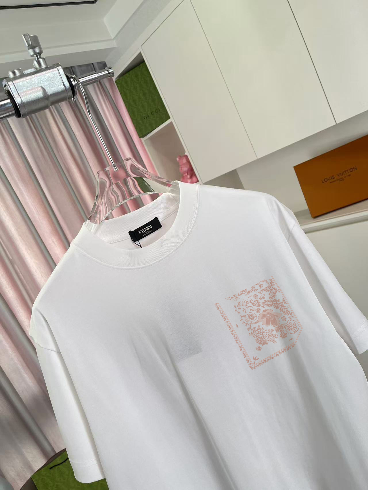 フェンディ「Fendi」2025 サマーコレクション カスタムロゴプリント Tシャツ