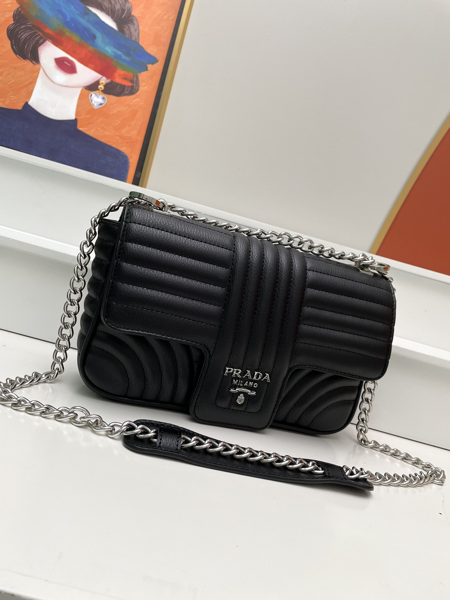 プラダ「Prada」チェーン クロスボディバッグ