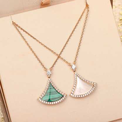 ブルガリ「Bvlgari」DIVAS’ DREAM パールマザーオブシェル 扇形ペンダントネックレス41-43cm