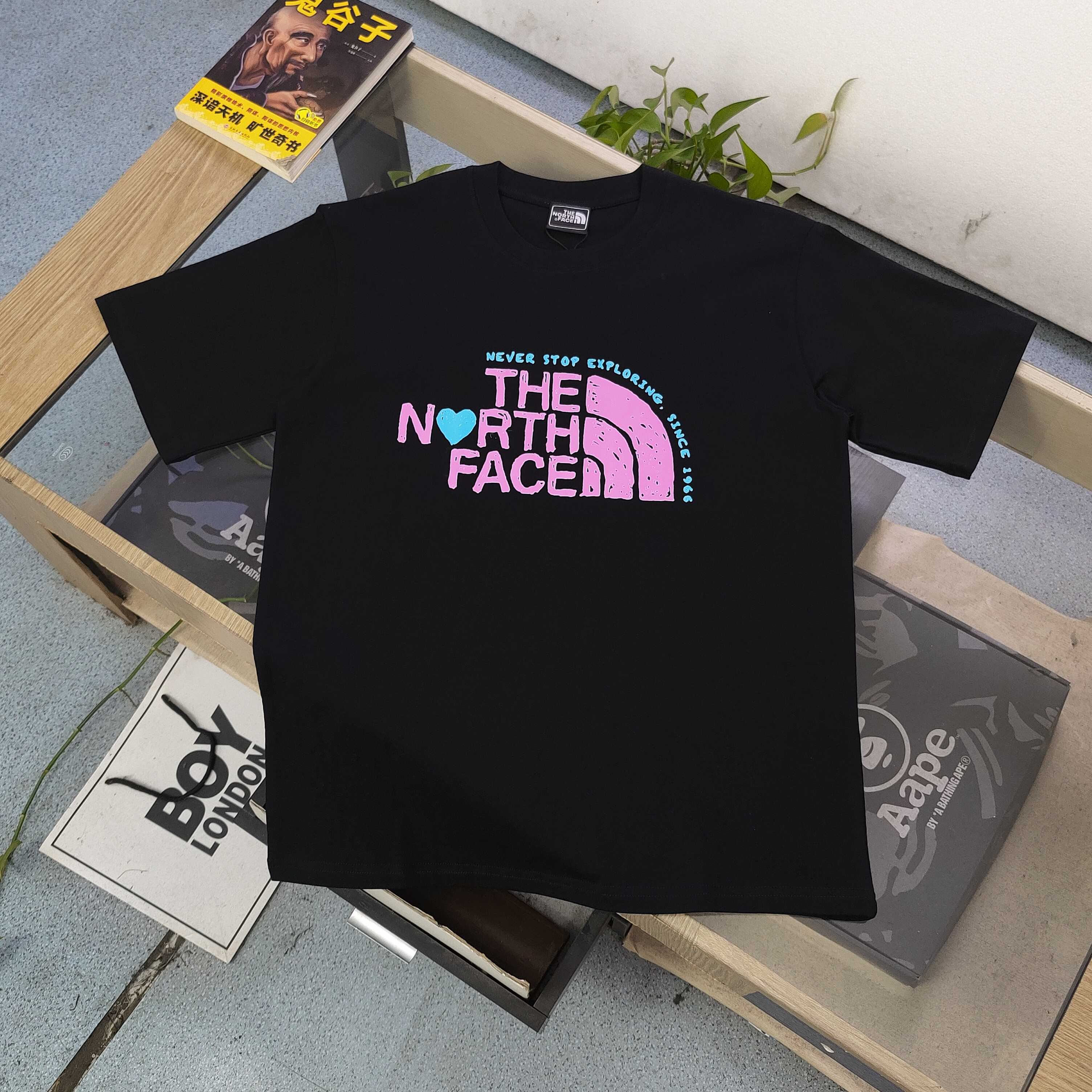 ザ・ノースフェイス「The North Face」 クレヨンロゴ カップルTシャツ