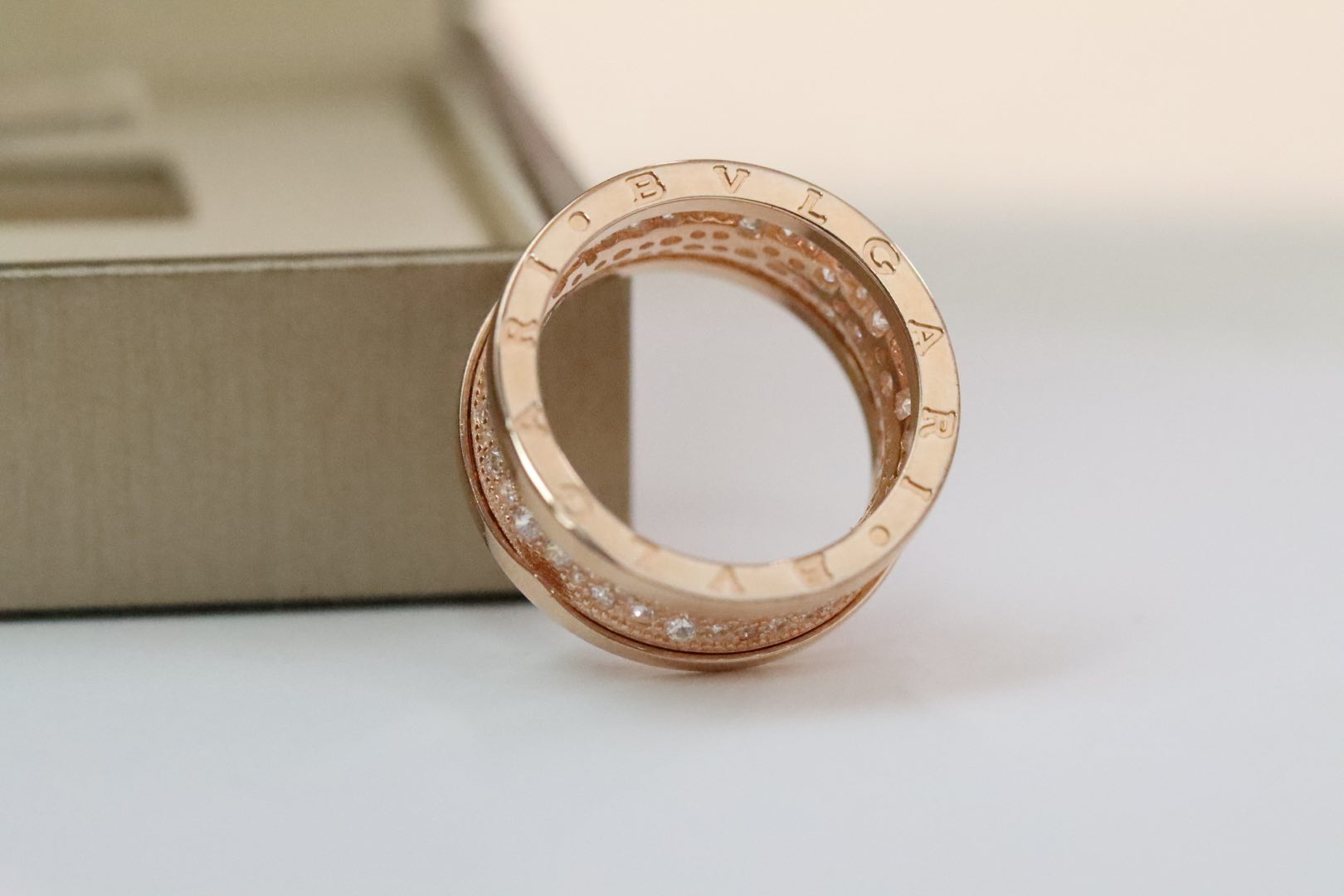 ブルガリ「Bvlgari」ローズゴールドドリルウエストカップルリング