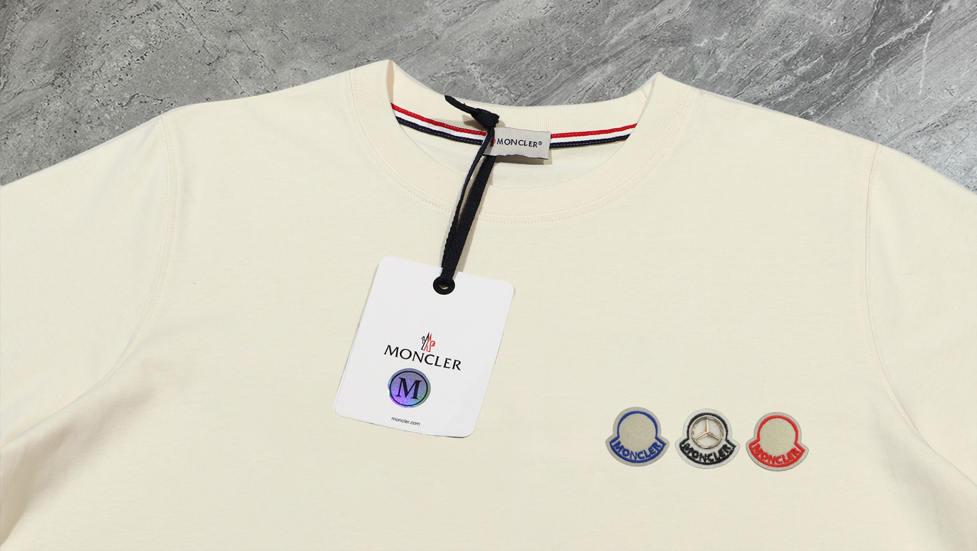 【ワンフォーワン】モンクレール「Moncler」ロゴエンブロイダリー クルーネックTシャツ【在庫僅少】