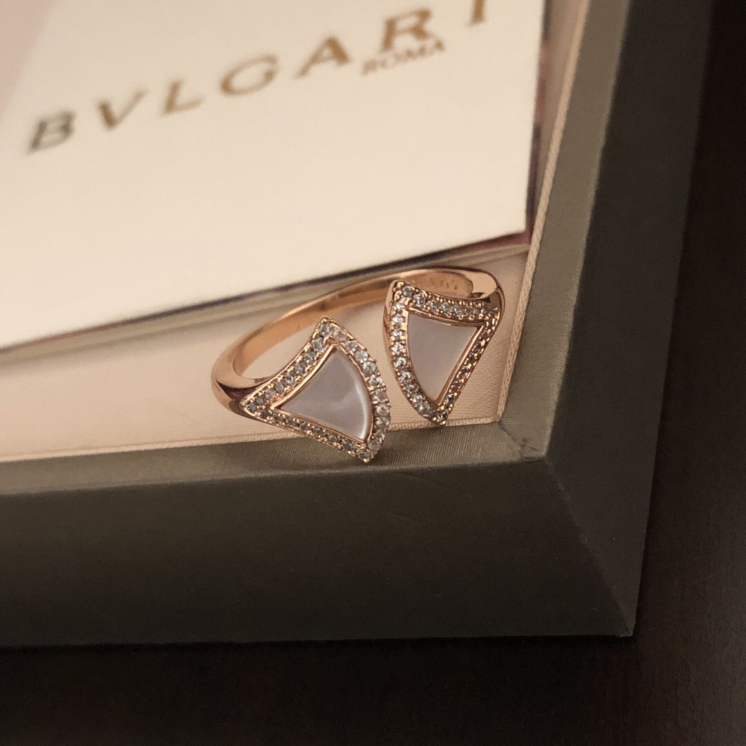 ブルガリ「Bvlgari」ブルガリ開口部スカートの指輪