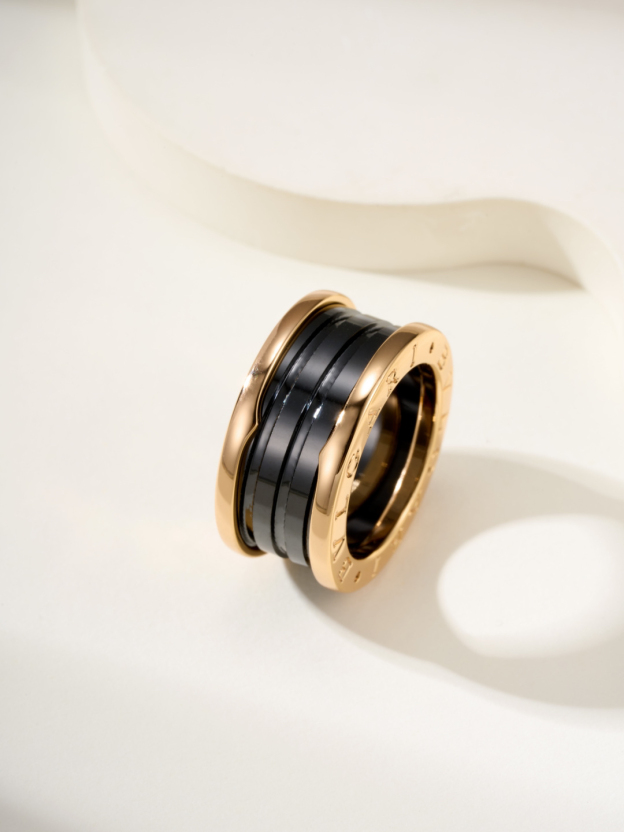 ブルガリ「Bvlgari」 セラミックリング