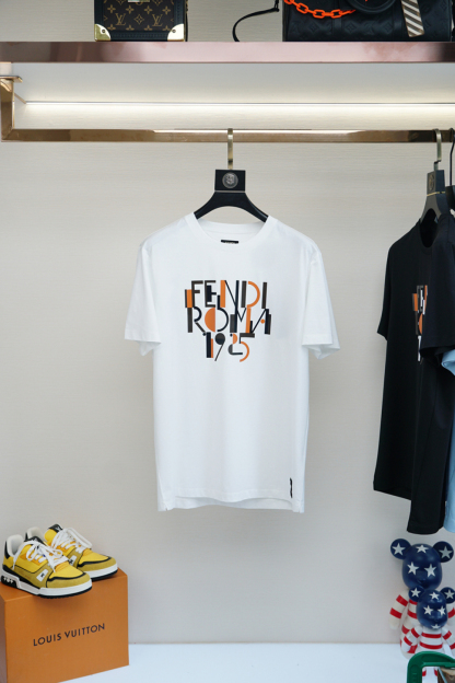 フェンディ「Fendi」2025SS フロントプレート レターロゴ プリント ショートスリーブTシャツ