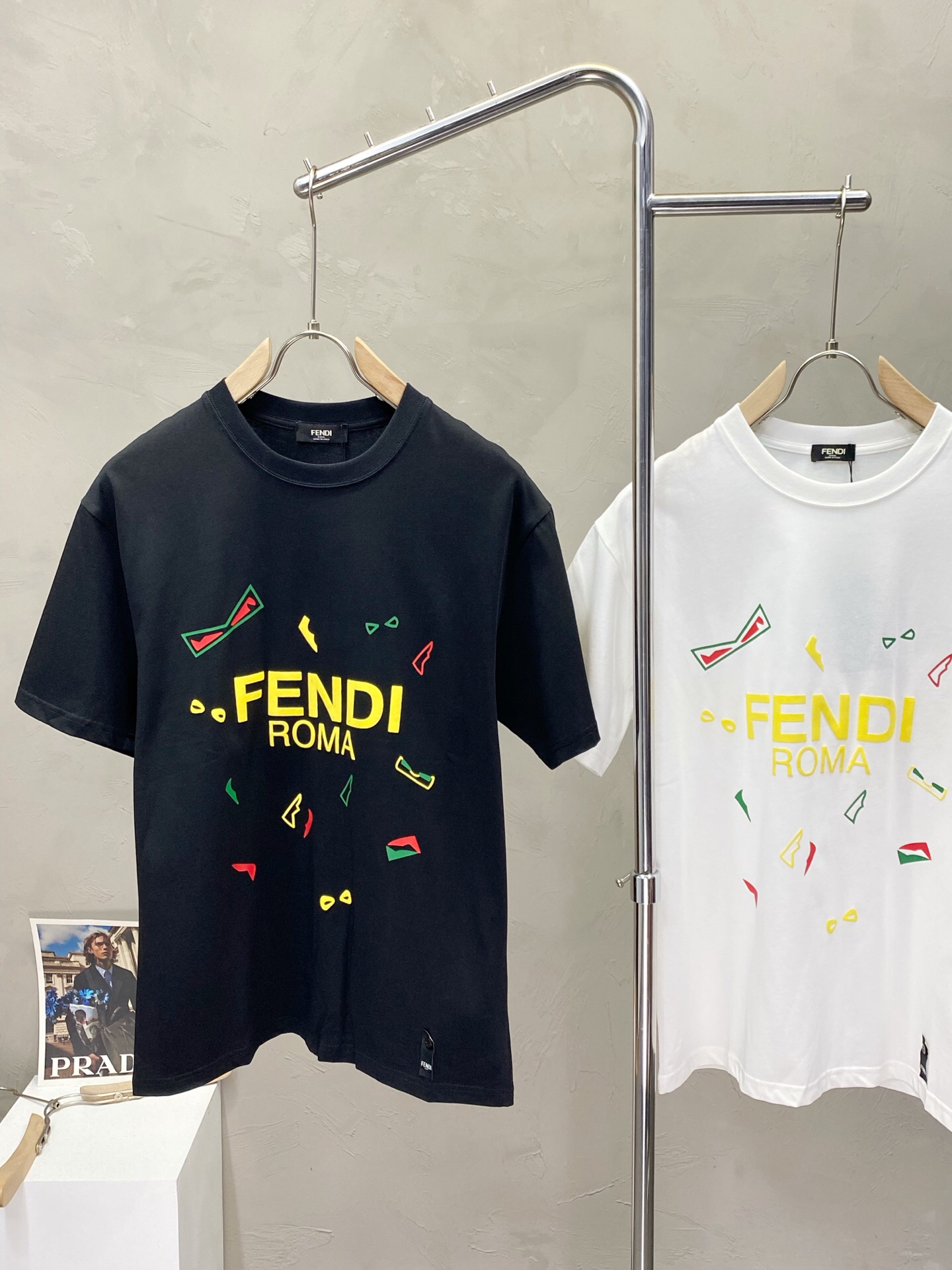 フェンディ「Fendi」2025SS エクスクルーシブ メンズ カジュアル ショートスリーブTシャツ