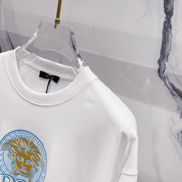 ヴェルサーチ「Versace」クルーネックTシャツ サーキュラーメドゥーサロゴプリント