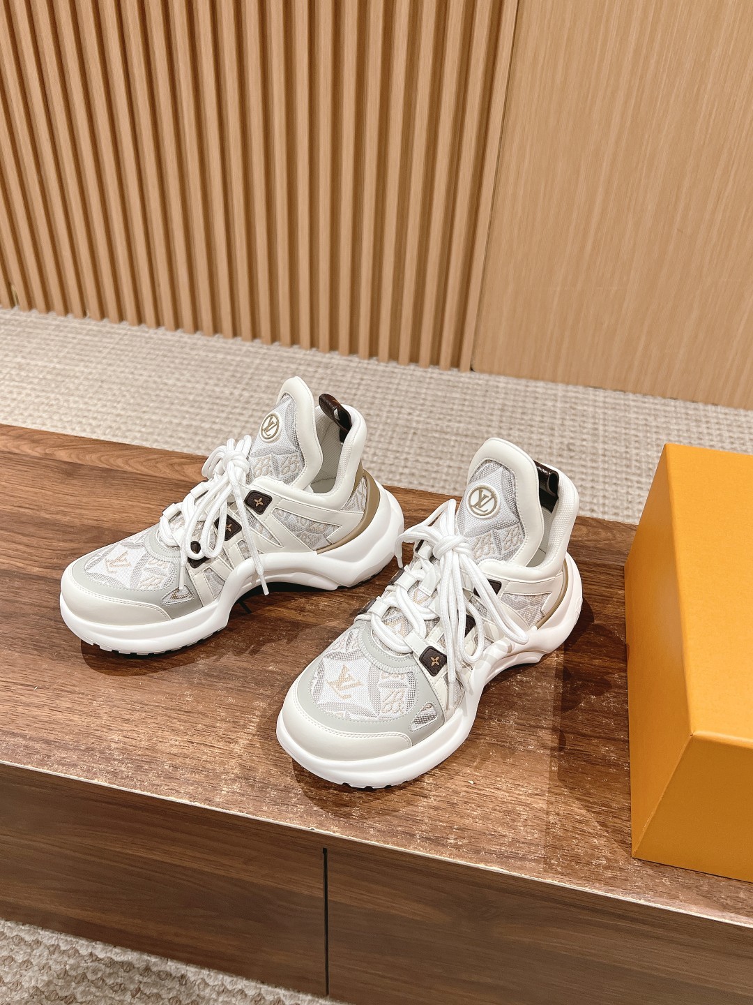 ルイ・ヴィトン「Louis Vuitton」 Archlight スニーカー