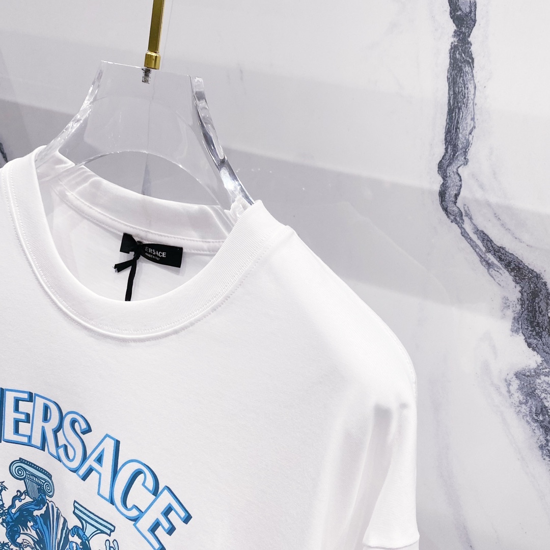 ヴェルサーチ「Versace」クルーネックTシャツ クラシックロゴ＆フラワープリント