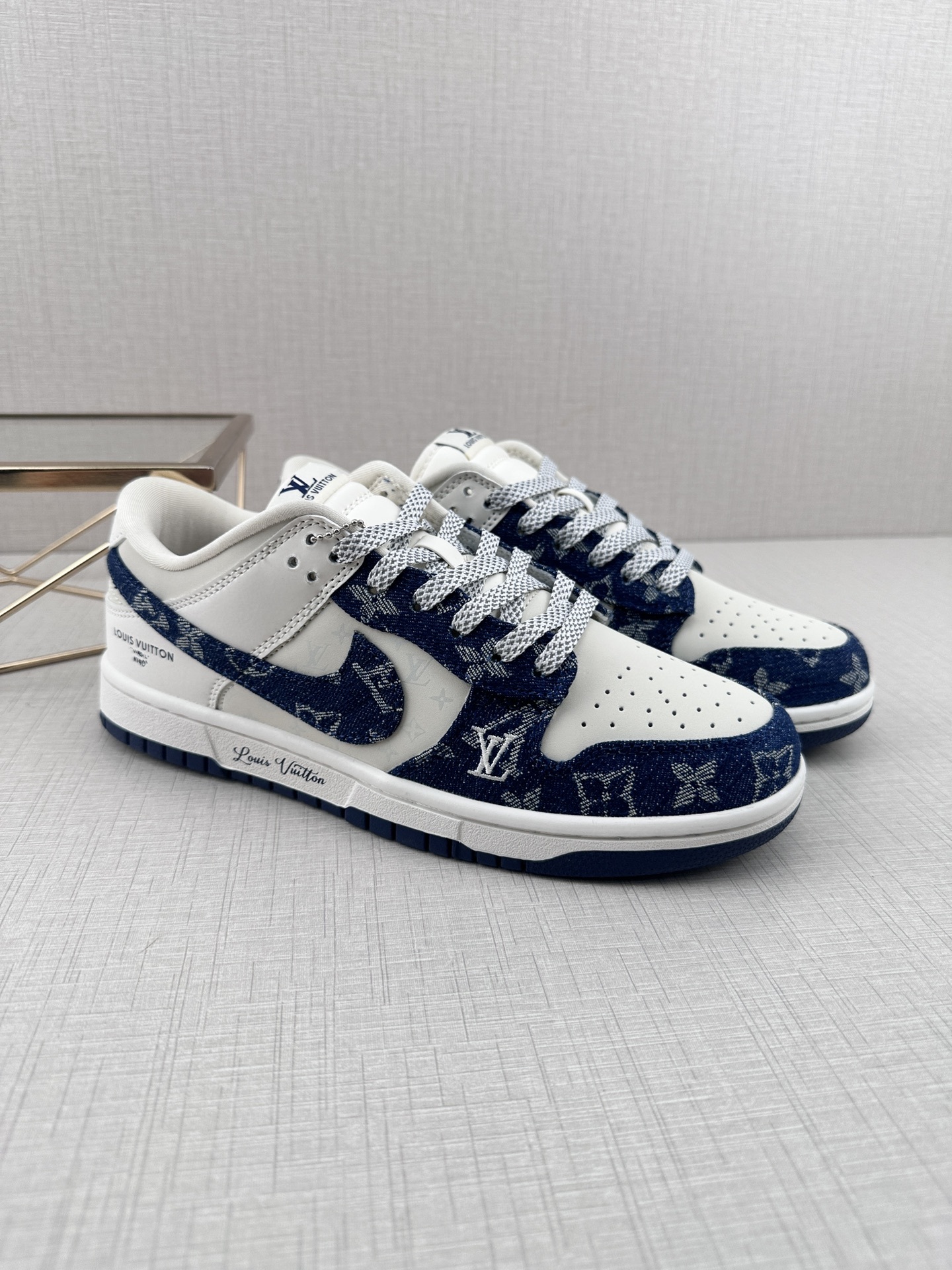 ルイ・ヴィトン「Louis Vuitton」NIKE Dunk Low By You カスタムスニーカー