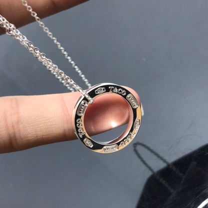 ティファニー「Tiffany & Co.」1837 シリーズ CNC彫刻プレートネックレス