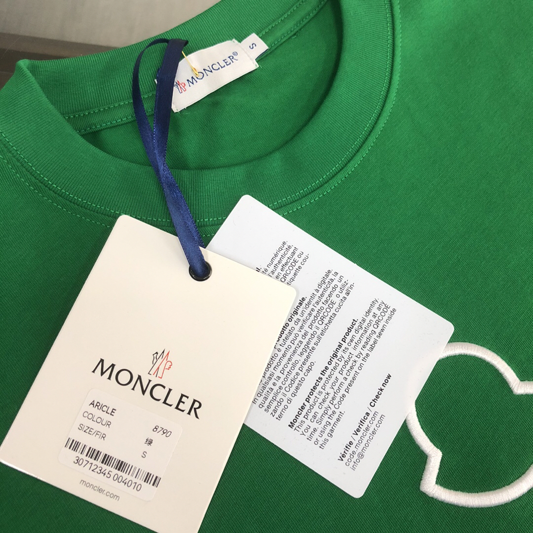 【ワンフォーワン】モンクレール「Moncler」サマー クルーネック 刺繍 Tシャツ【在庫僅少】