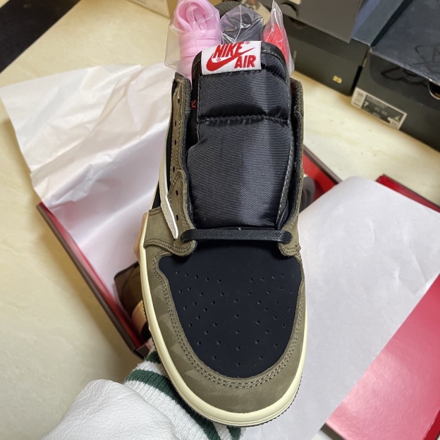 「コラボモデル」Travis Scott x Nike Jordan Air Jordan 1 Low OG TS SP スニーカー