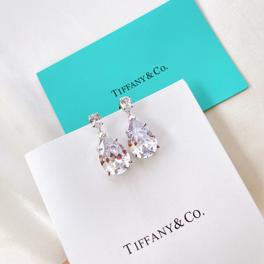 ティファニー「Tiffany & Co.」ティファニー アドバンスト ジュエリー カスタム ウォータードロップ ダイヤモンド イヤリング