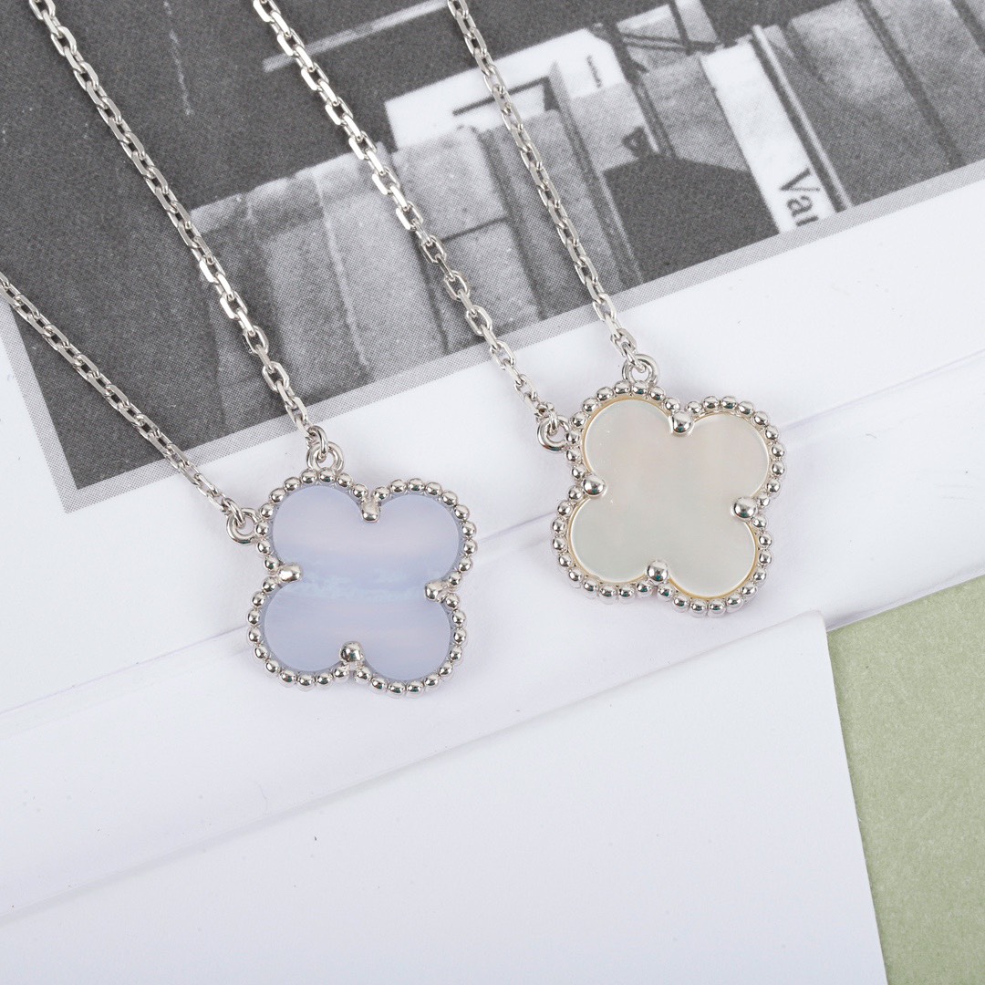 ヴァン クリーフ＆アーペル「Van Cleef & Arpels」 Alhambra 四つ葉のクローバー ネックレス長は42cm