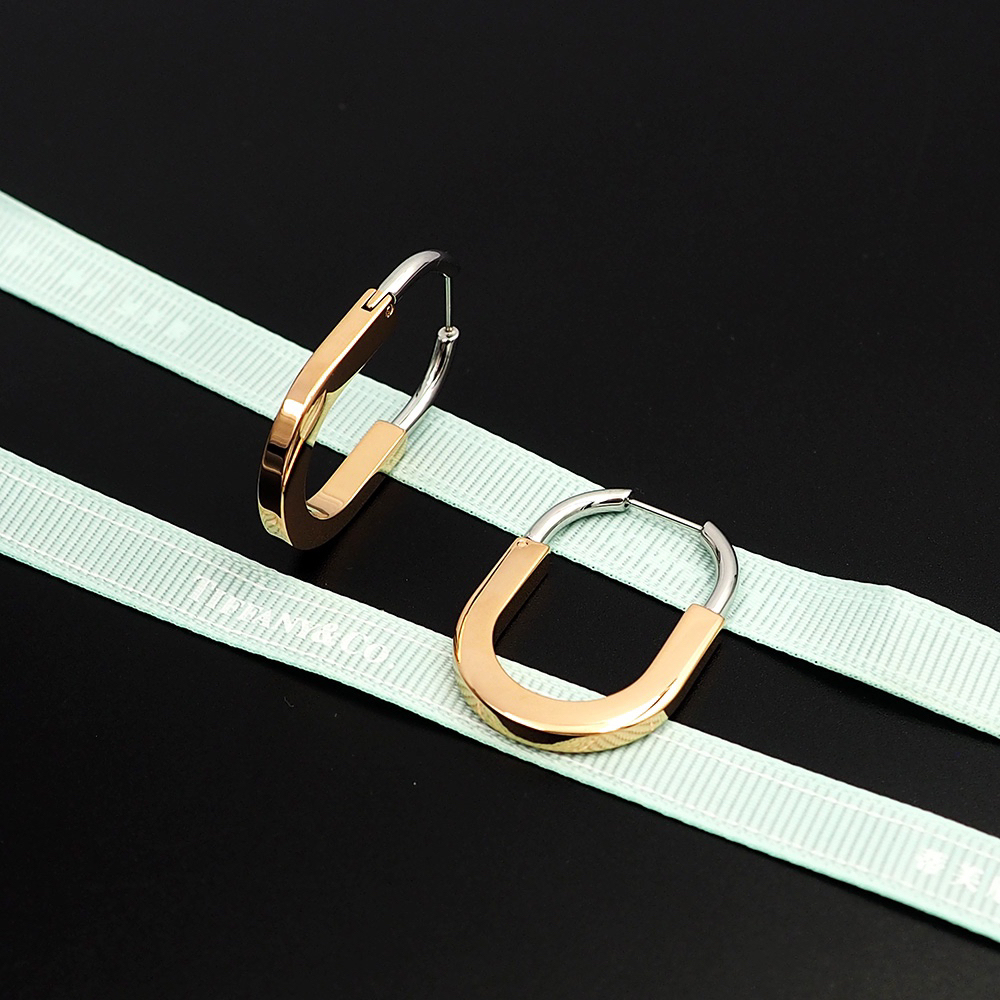 ティファニー「Tiffany & Co.」Lock シリーズ ハングロックデザインイヤリング