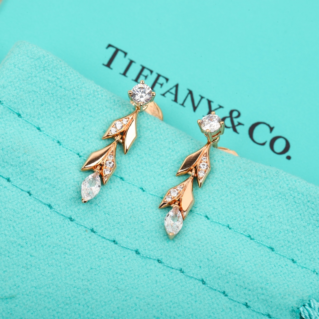 ティファニー「Tiffany & Co.」  Victoria™ シリーズ ショートツインイヤリング