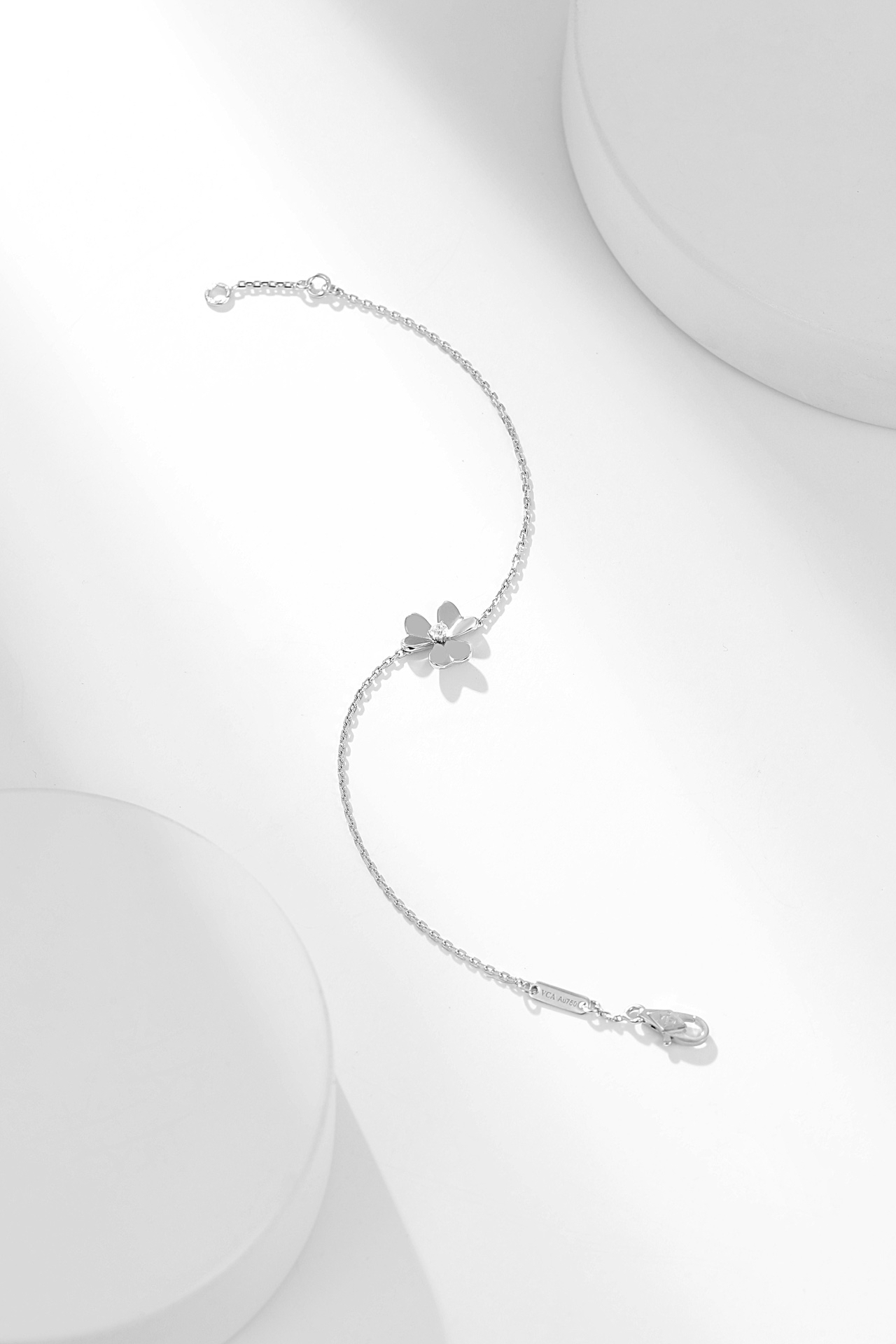 ヴァン クリーフ＆アーペル「Van Cleef & Arpels」 Frivole 3-Flower 18Kホワイトゴールド ダイヤモンド ブレスレット12mm
