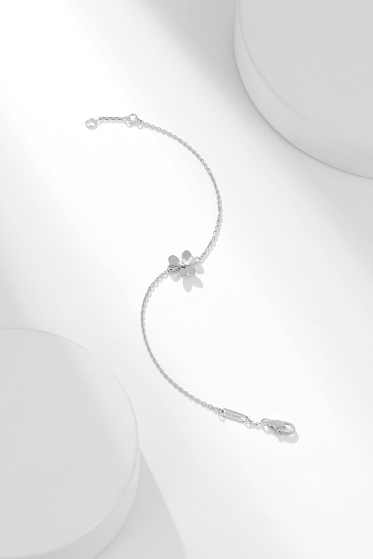 ヴァン クリーフ＆アーペル「Van Cleef & Arpels」 Frivole 3-Flower 18Kホワイトゴールド ダイヤモンド ブレスレット12mm