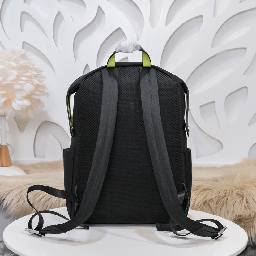 フェンディ「Fendi」 ストライク メンズ ラージ バックパック-ISETAN PRESTIGE CURATED