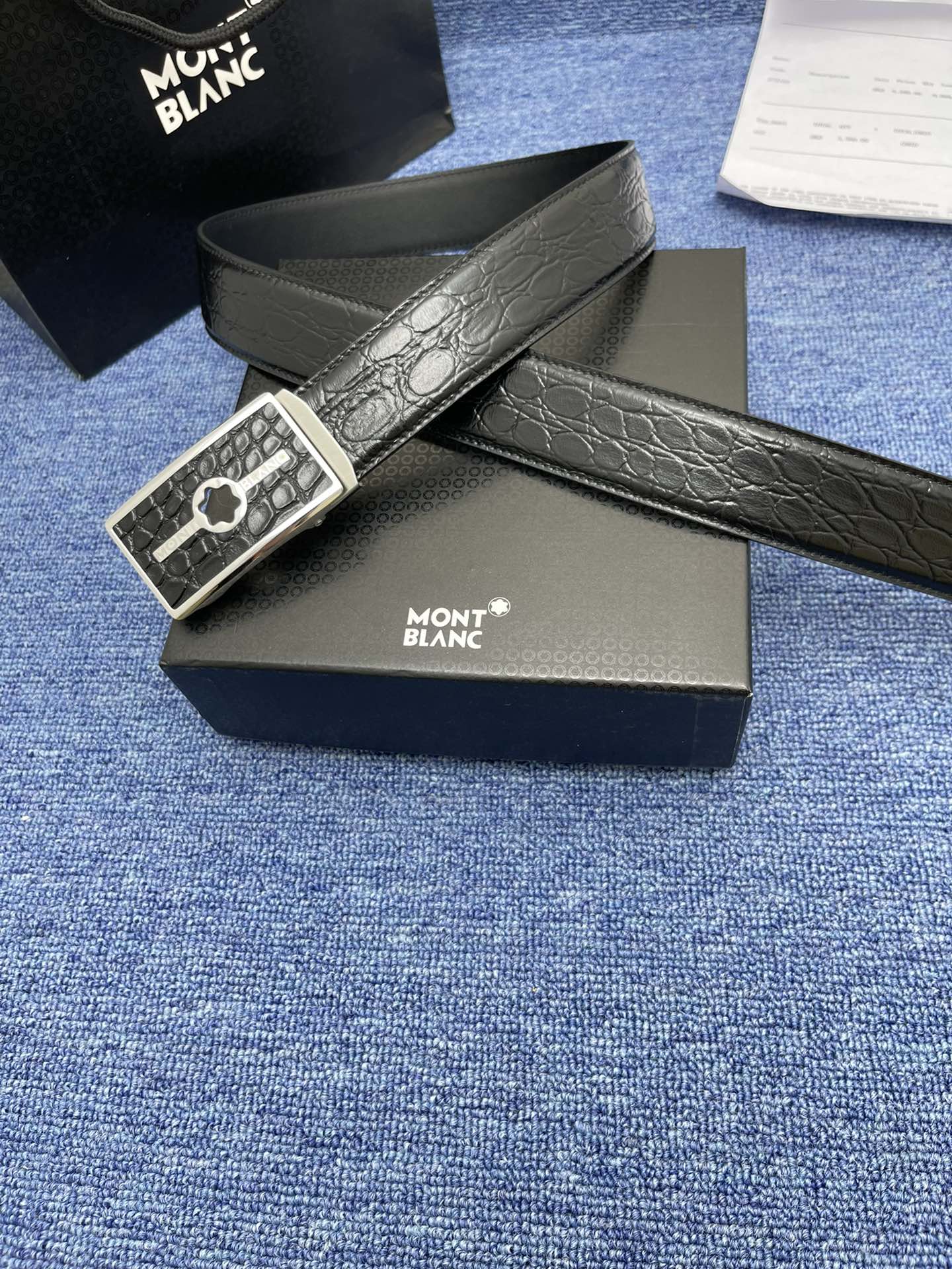 ヴァン クリーフ＆アーペル「Van Cleef & Arpelsクラシックコレクション オートマチックスチールバックル レザーベルト」100cm