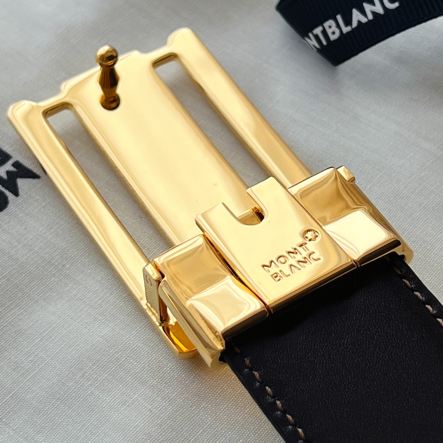 モンブラン「Montblanc」コンテンポラリーコレクション 3リングレーザーカット レザーベルト100cm