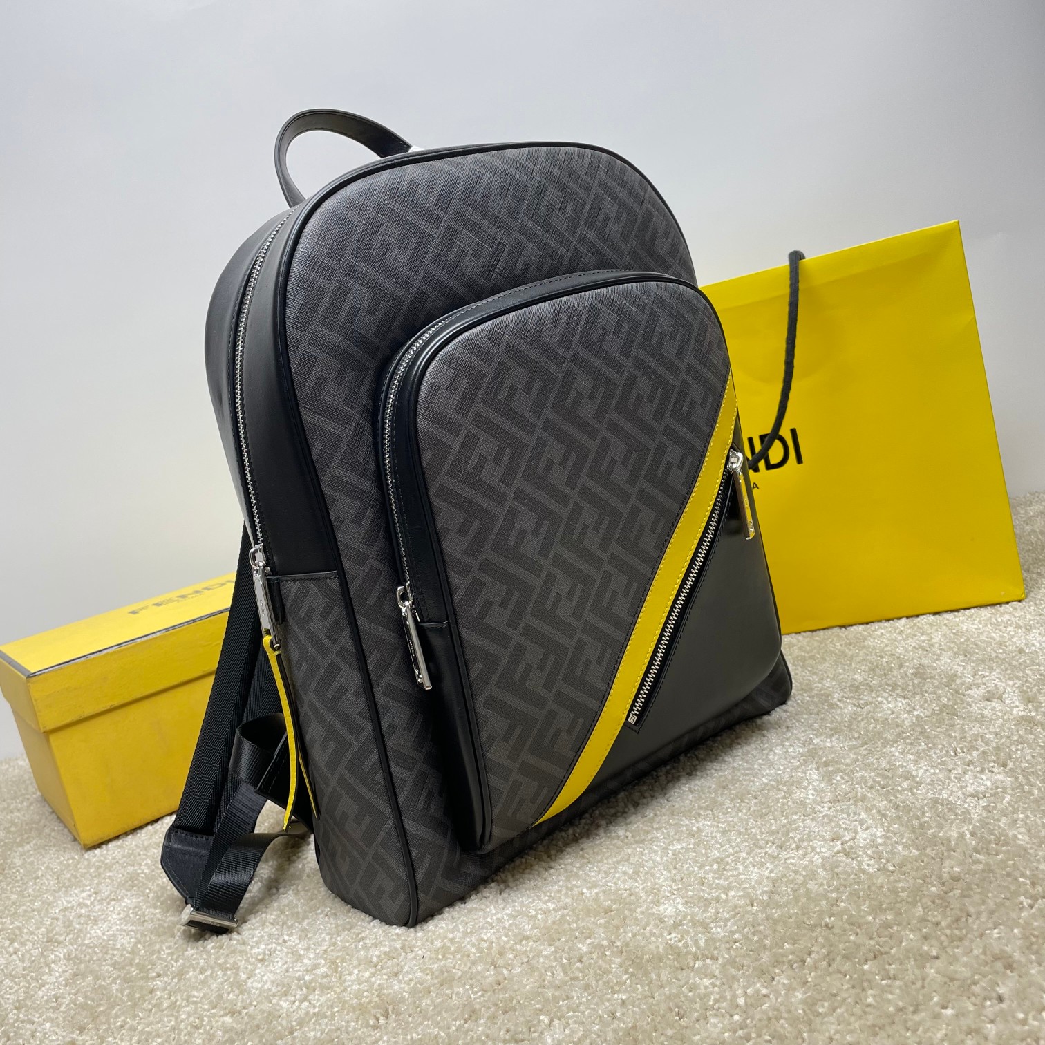 フェンディ「Fendi」ストライク メンズ バックパック