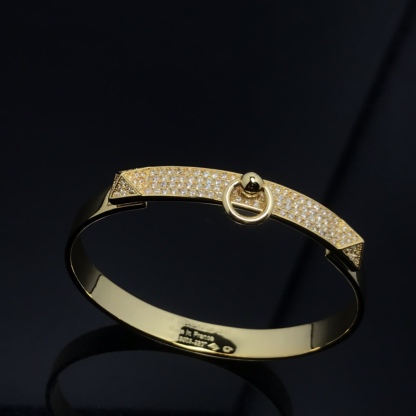 エルメス「Hermès」 Kelly デミパヴェ ブレスレット（2025年新作）