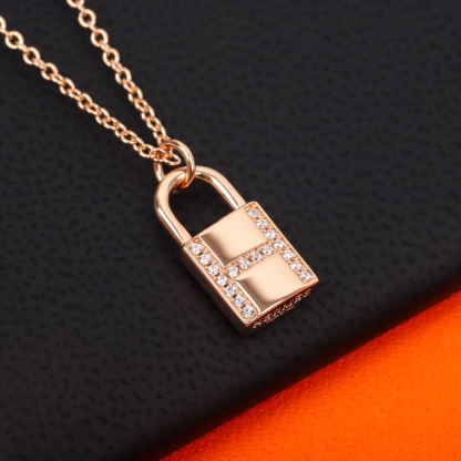 エルメス「Hermès」 Amulettes Cadenas ネックレス