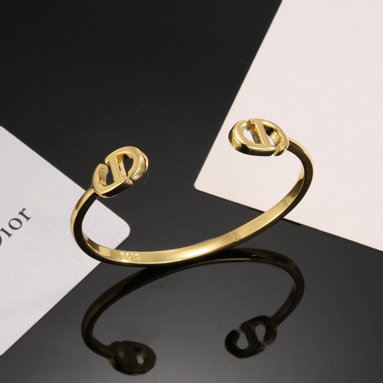 ディオール「Dior」  オープンブレスレット 2025クルーズコレクション