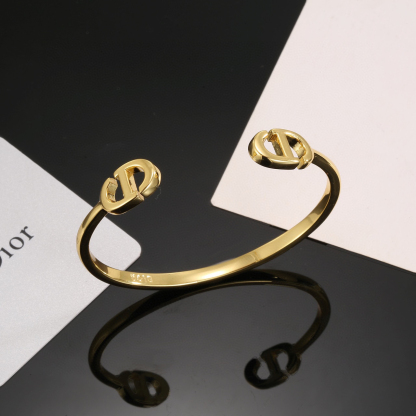 ディオール「Dior」  オープンブレスレット 2025クルーズコレクション