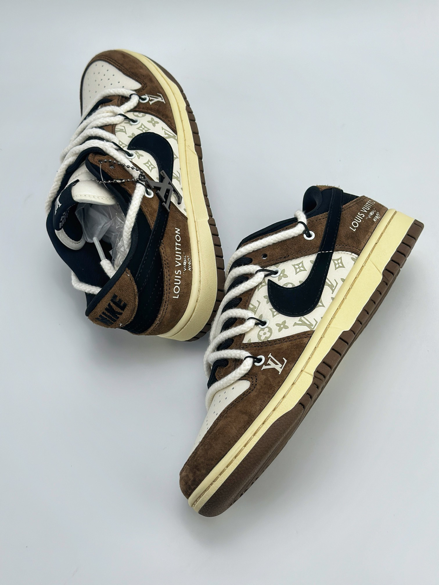 「コラボモデル」Louis Vuitton x Nike Air Force 1 Low スニーカー