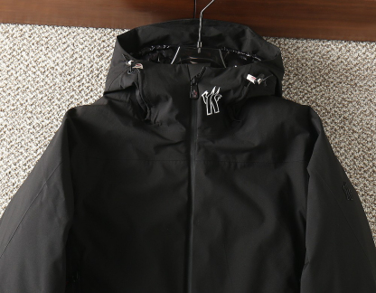 モンクレール「Moncler」秋冬 ダウンジャケット