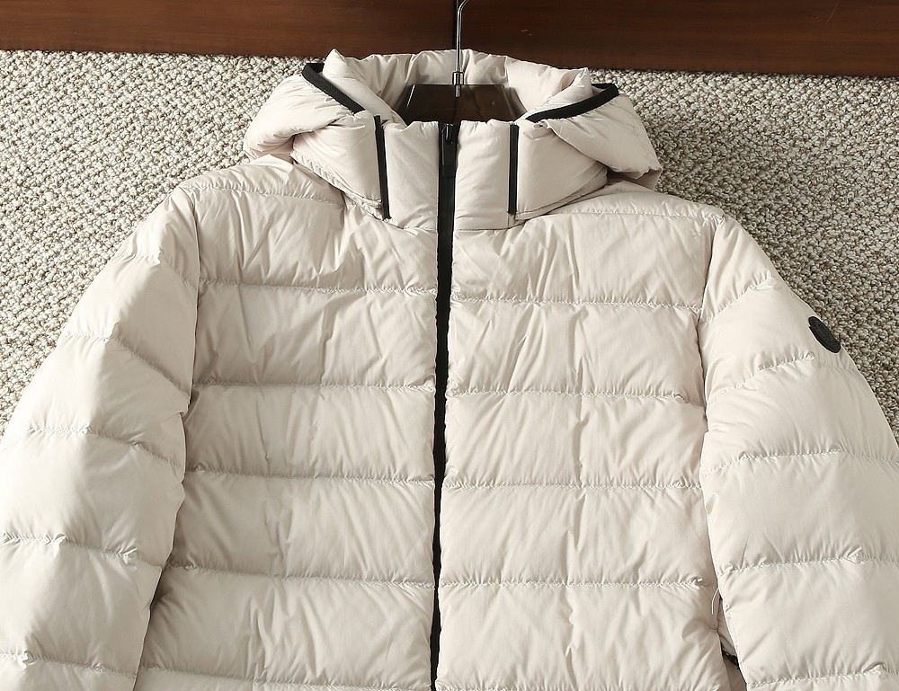 モンクレール「Moncler」秋冬 フード付きダウンジャケット