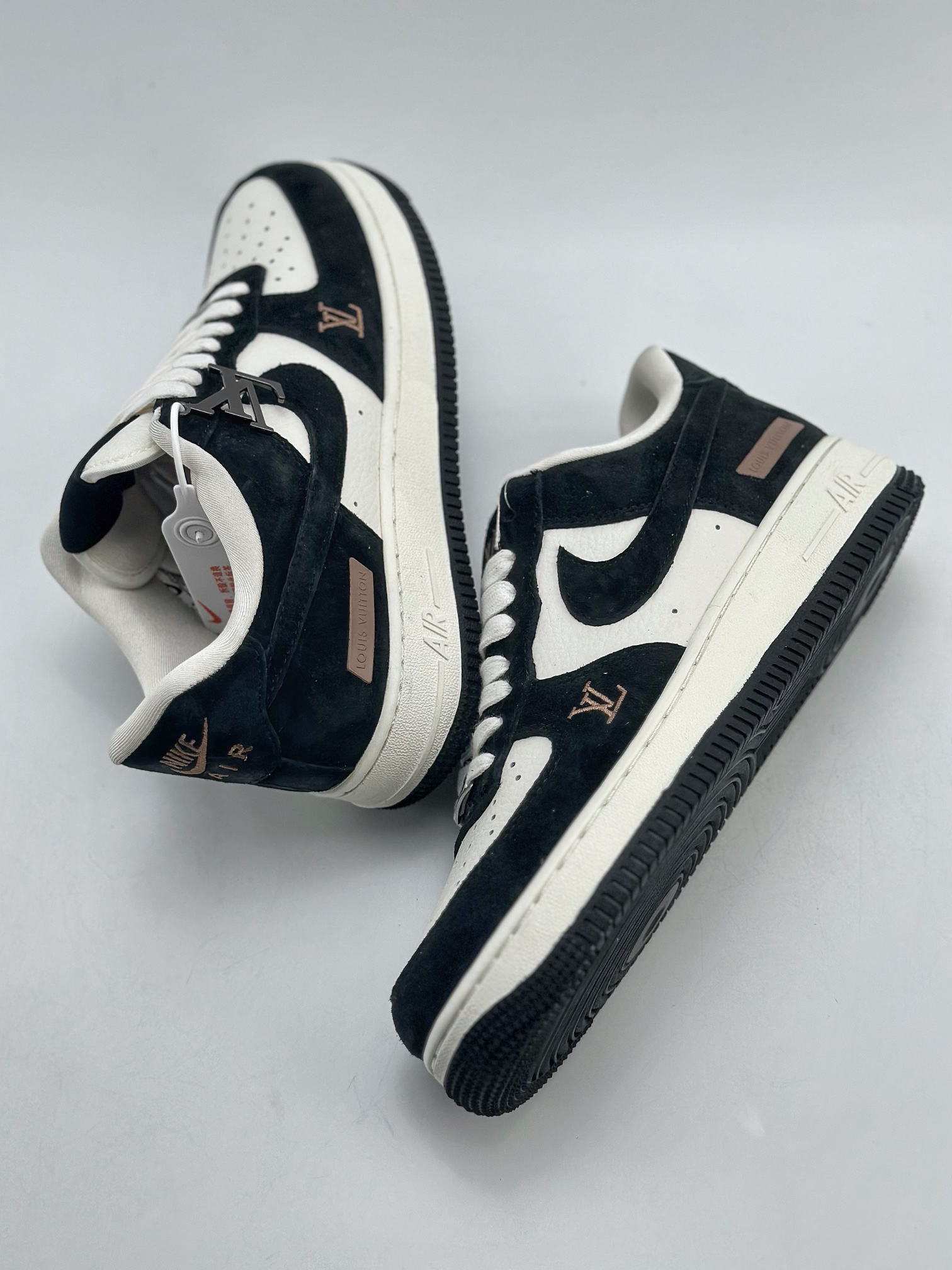 「コラボモデル」Louis Vuitton x Nike Air Force 1 Low スニーカー