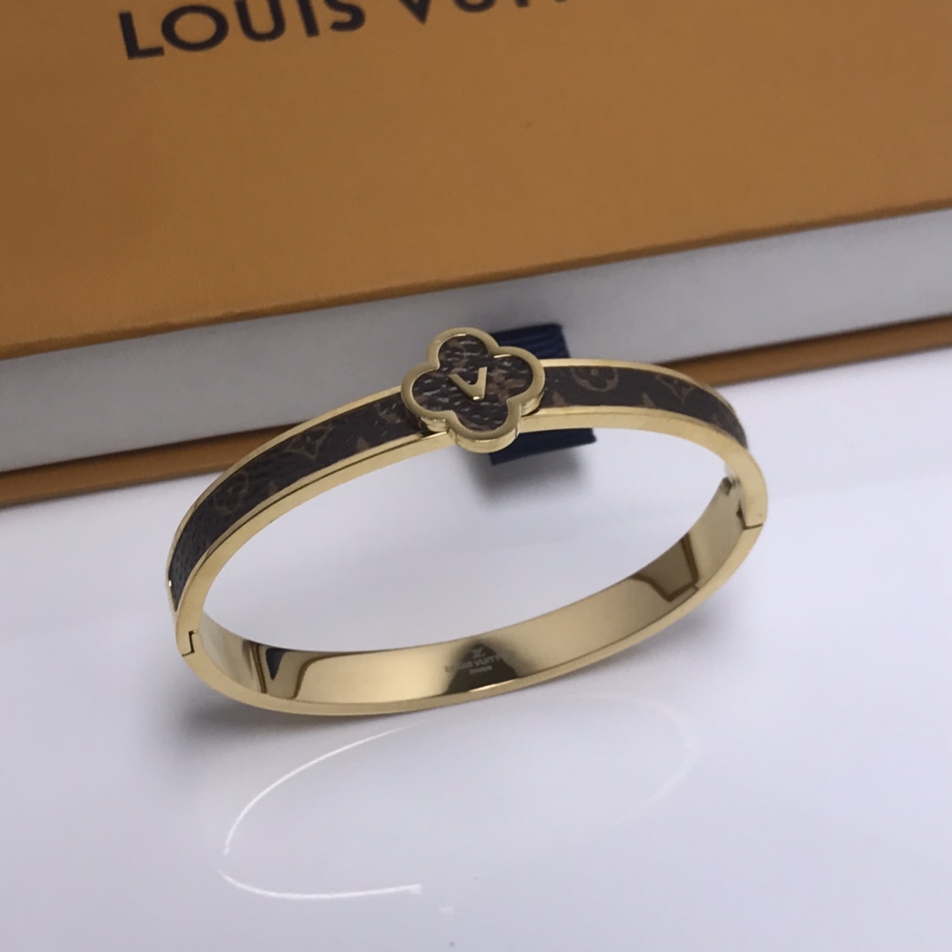 ルイ・ヴィトン「Louis Vuitton」 ニュー四葉草レザー ブレスレット