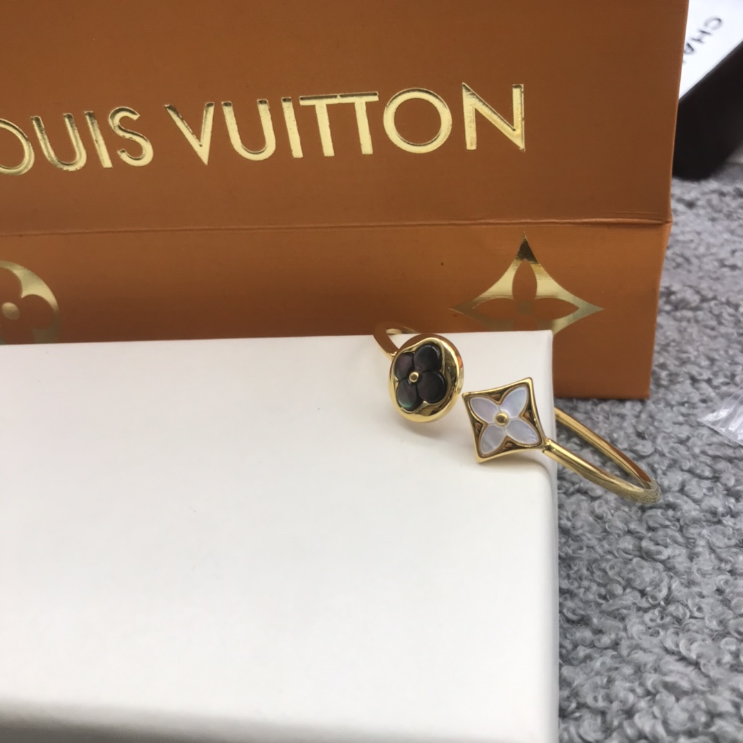 ルイ・ヴィトン「Louis Vuitton」 カラー・ブロッサム 18Kゴールド&貝ブレスレット